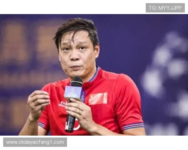 比利亚中国行上海站挑战范志毅颠球点球大战 共享荔枝美味时光